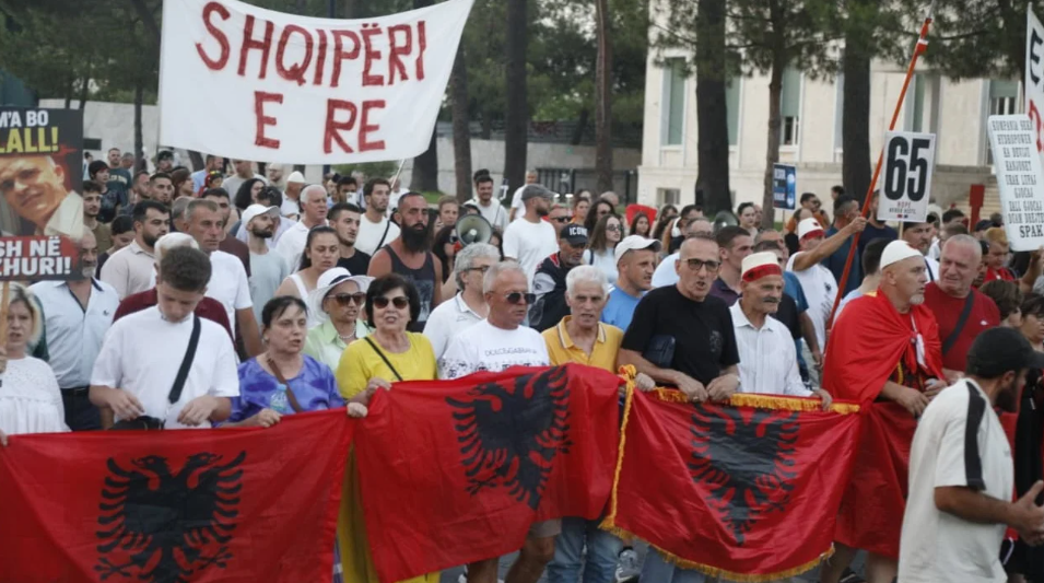 65 ditë tubim përpara Kryeministrisë  protestuesi humb ndjenjat  kërkohet ndërhyrja e një mjeku