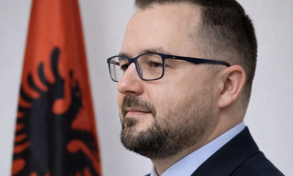astrit-iljazi-zelenski-nga-beogradi-konfirmoi-mosnjohjen-e-kosoves-ndersa-osmani-i-uroi-ukraines