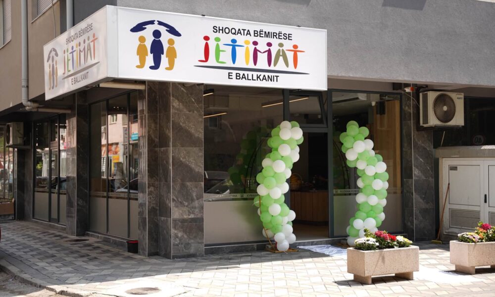  Jetimat e Ballkanit  hapin kuzhinë humanitare në Shkup