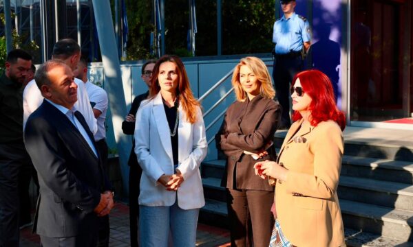 PDK ja me deputetët e saj edhe sot në sallën e Kuvendit  kërkojnë vazhdimin e seancës