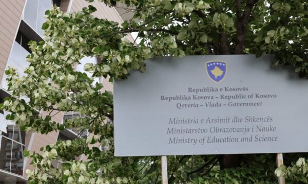 Ministria e Arsimit ka një thirrje për prindërit