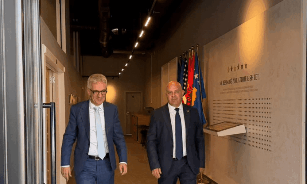 Pak pas marrëveshjes VV LDK për Presidentin  ambasadori gjerman i shkon në zyrë Gjinit të AAK së