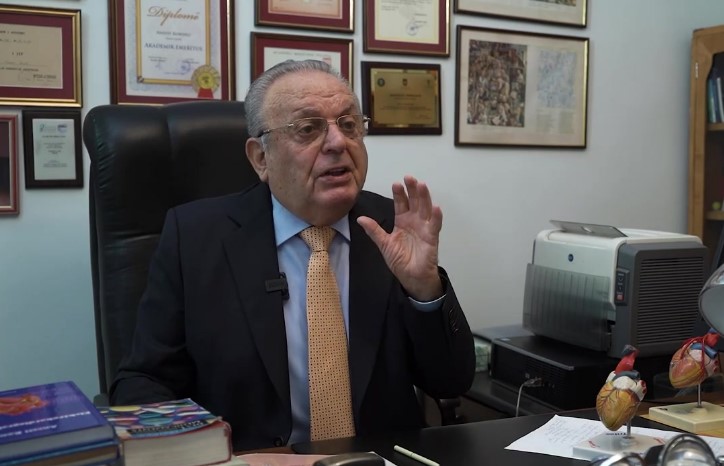  Unë e lashë duhanin   Rrëfimi i kardiologut të njohur  Bëjini nder zemrës  hiqni dorë edhe ju   VIDEO 