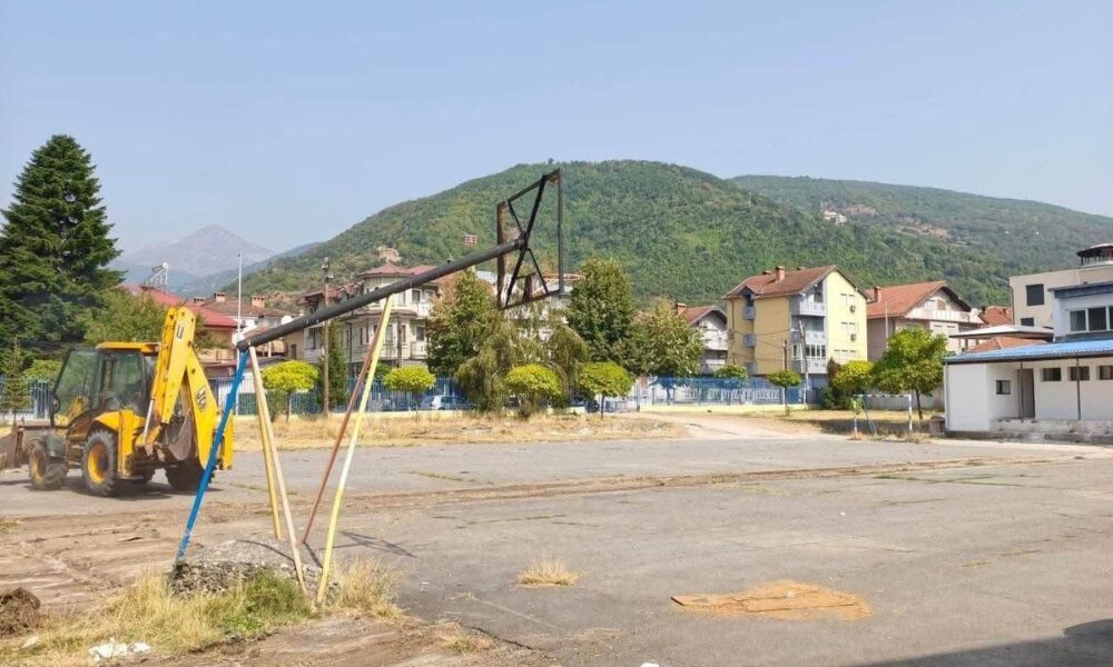 Kasami  Dje premtim  sot punë  nisin punimet për terrenet multifunksionale sportive në Gjimnazin e Tetovës