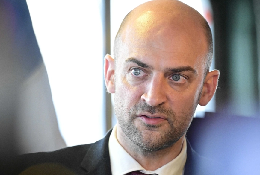 pershkallezohet-perplasja-france-iran-parisi-debon-dy-diplomate-iraniane
