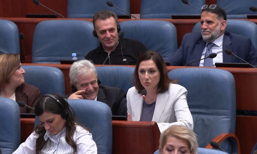 Aktiviteti i deputetëve në Kuvend  Stojanovski kryeson  Ahmeti dhe Thaçi ndër më pasivët