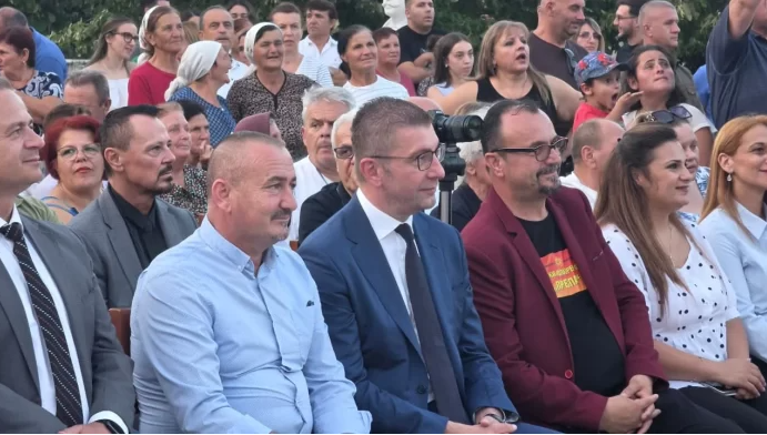 ndodh-per-here-te-dyte-ne-pustec-kryeministri-maqedonas-mickoski-vjen-ne-shqiperi-nuk-respektohet-himni-shqiptar