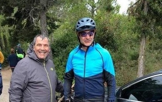 Kryeministri grek Mitsotakis përfshihet në aksident  rëzohet nga biçikleta dhe përfundon në spital 