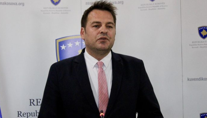 Ministria e Bujqësisë del me  sqarim  pasi e hoqi nga Agjencia e Ushqimit dhe Veterinarisë Drejtorin Bekim Hoxha