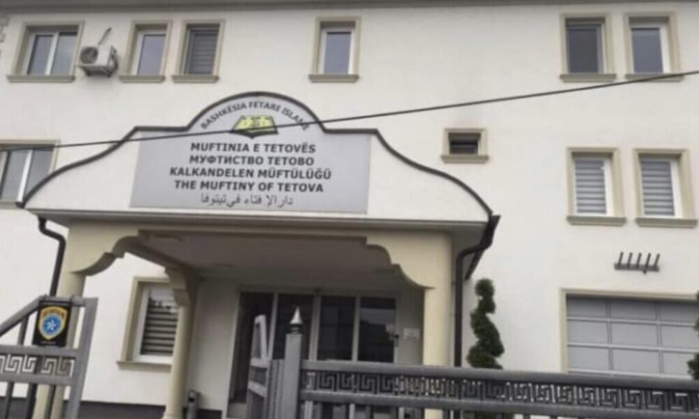Myftinia e Tetovës reagon për incidentin në Llacë    Të gjitha obligimet fetare u kryen  apelojmë për qetësi dhe unitet 