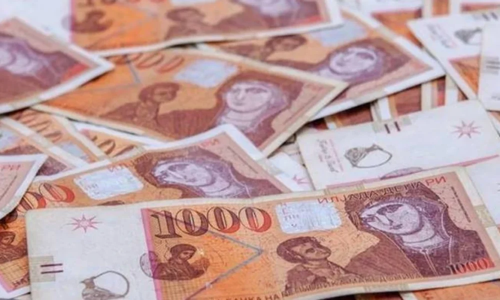 Bie numri i qirave në tremujorin e dytë   Qiratë mujore arritën në 1 2 milionë euro