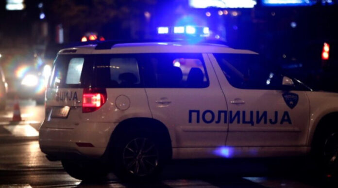 Digjet  Mercedesi  në autostradën Shkup Tetovë