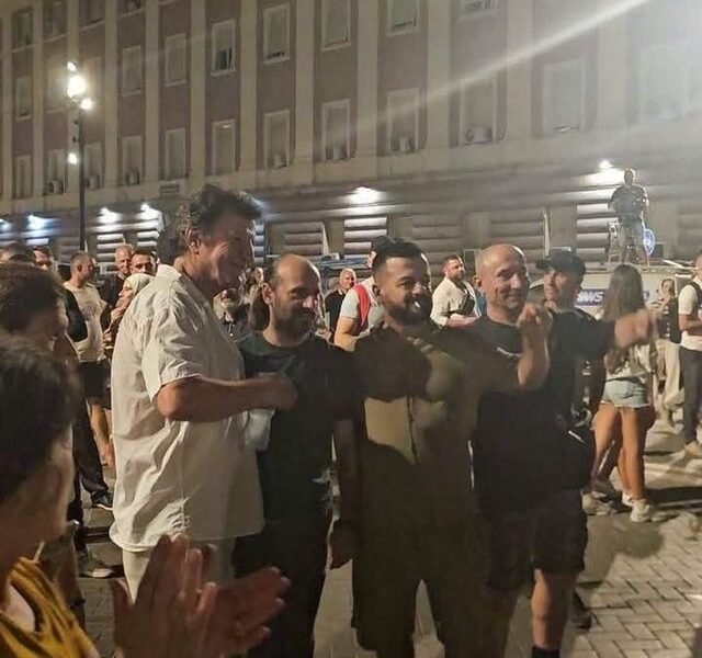 Flamingot çfarë janë sot  lëvizje apo revolucion 