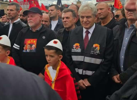 ahmeti-populli-nuk-mund-t-i-denoj-clirimtaret-e-vet