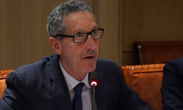Joseph  Pas glorifikimit që iu bë Mlladiqit nga Serbia  vendimi i sotëm i Hagës do të ketë ndikim negativ të dyfishtë në Kosovë e rajon