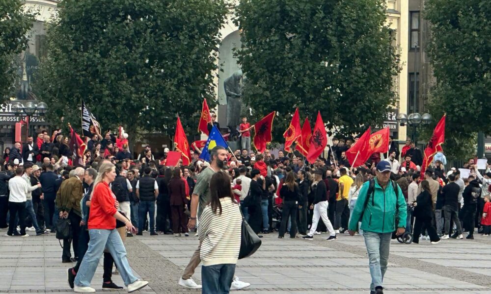 denimi-i-ish-krereve-te-uck-se-shqiptaret-protestojne-ne-hamburg