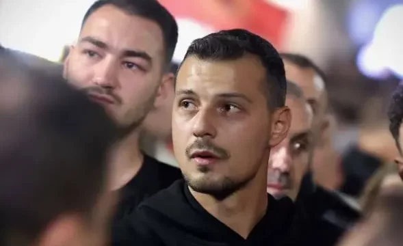   Qëndresa vazhdon    Endrit Thaçi falënderon pjesëmarrësit në protestë  Zëri ynë nuk shuhet