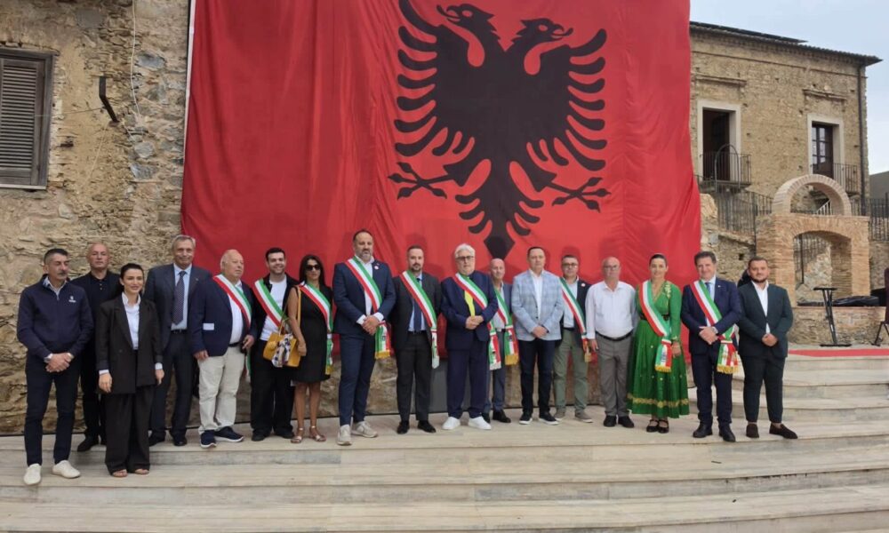 Albi Qamili në Kalabri  Arbëreshët ruajtën gjuhën dhe kulturën shqiptare ndër shekuj