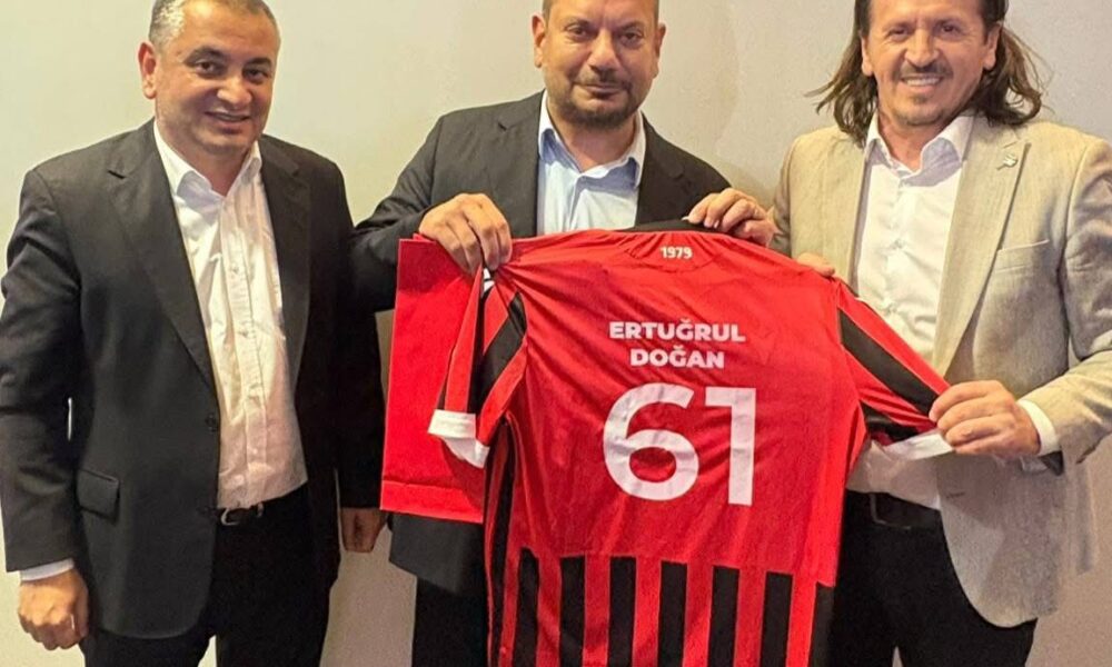 Sulejmani në Trabzon  Fanella e Shkëndijës i dhurohet presidentit të Trabzonspor