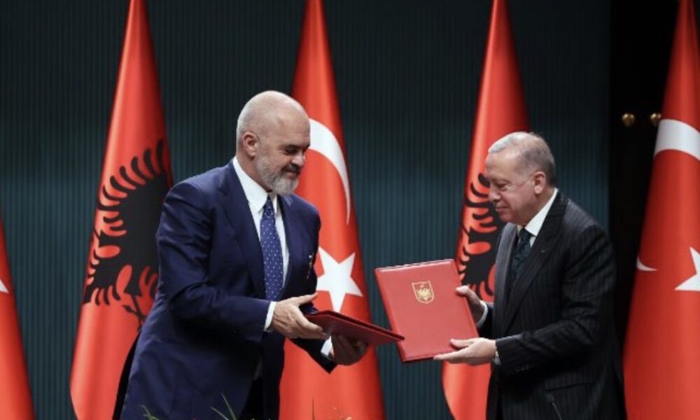Rama  Turqia ka investuar më shumë në Serbi sesa në Shqipëri e Kosovë bashkë
