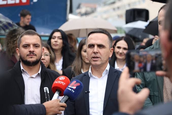 Kasami 100  pas Albi Qamilit  Më përpara mund të gaboj unë sesa ai