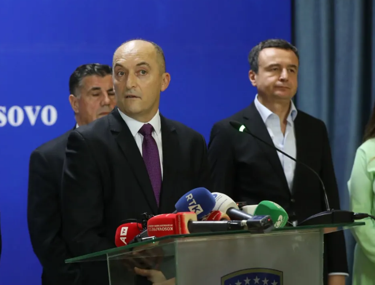 vetevendosje-reagon-zyrtarisht-per-terheqjen-e-bekim-sejdiut-nga-gara-per-president