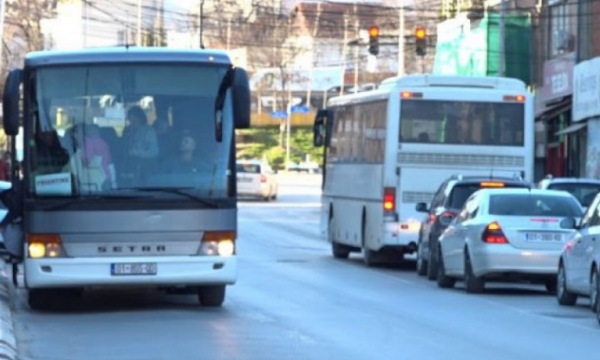 Shtrenjtimi nga kompanitë  Nafta rrit edhe biletat  kërkohet ndërhyrje