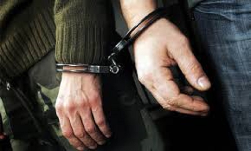 arrestohen-dy-te-dyshuar-per-fajde-u-kapen-ne-flagrance-gjate-marrjes-se-kamates-nga-viktima