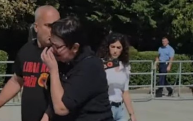Pas incidentit me Aida Dërgutin në shesh  Policia suspendon dy zyrtarë për 48 orë