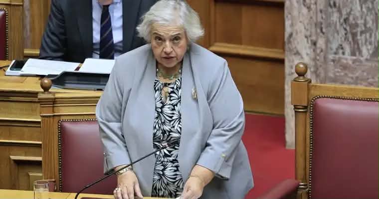 Athina kërkon ndryshime në tekstet shkollore  kundërshton përdorimin e  Maqedonisë  dhe  Aleksandr Makedonski 