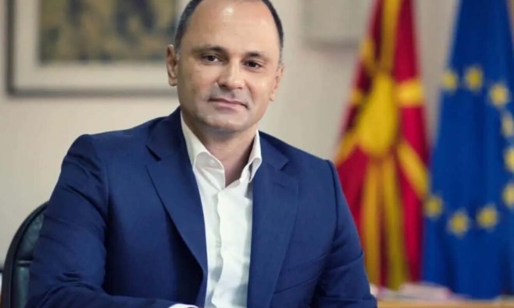 Filipçe shpall betejën për pushtetin   Do ta ndryshojmë vendin dhe do ta rikthejmë shpresën 