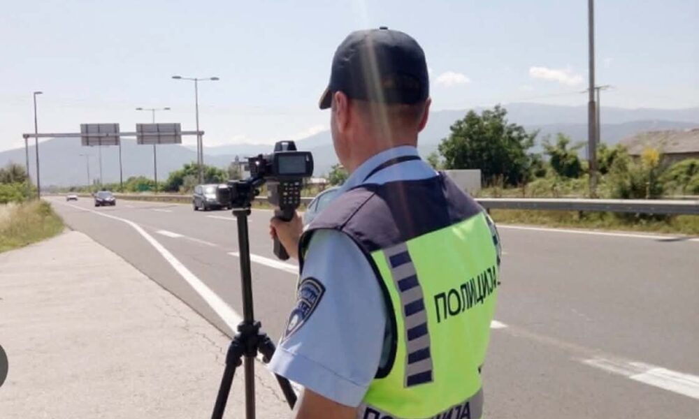 23 vjeçari kapet duke vozitur 119 km h në zonë të kufizuar në 50 km h