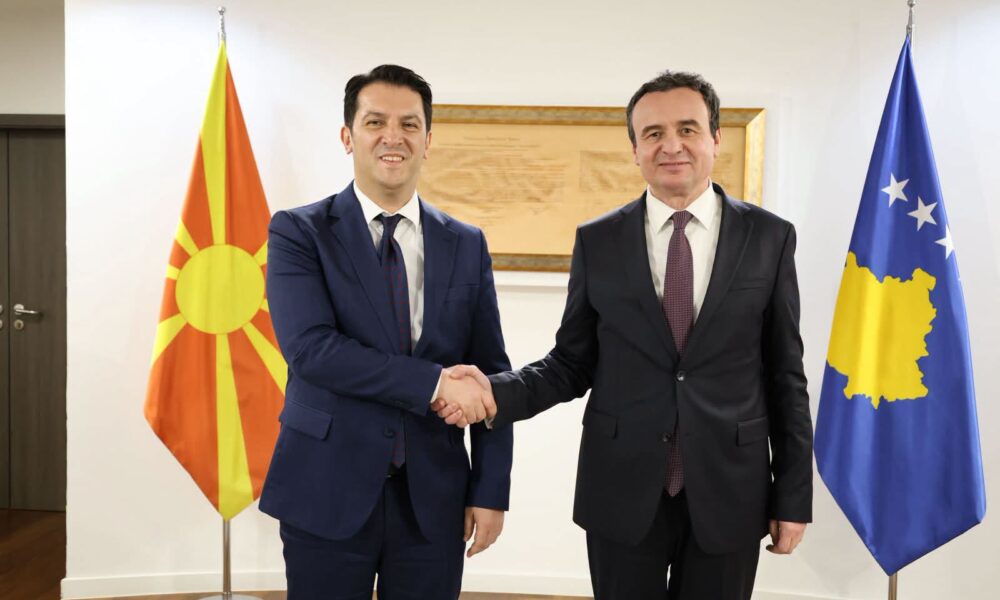 Bekim Sali në emër të qeverisë uron Kurtin  Të vazhdojmë dhe forcojmë bashkëpunimin