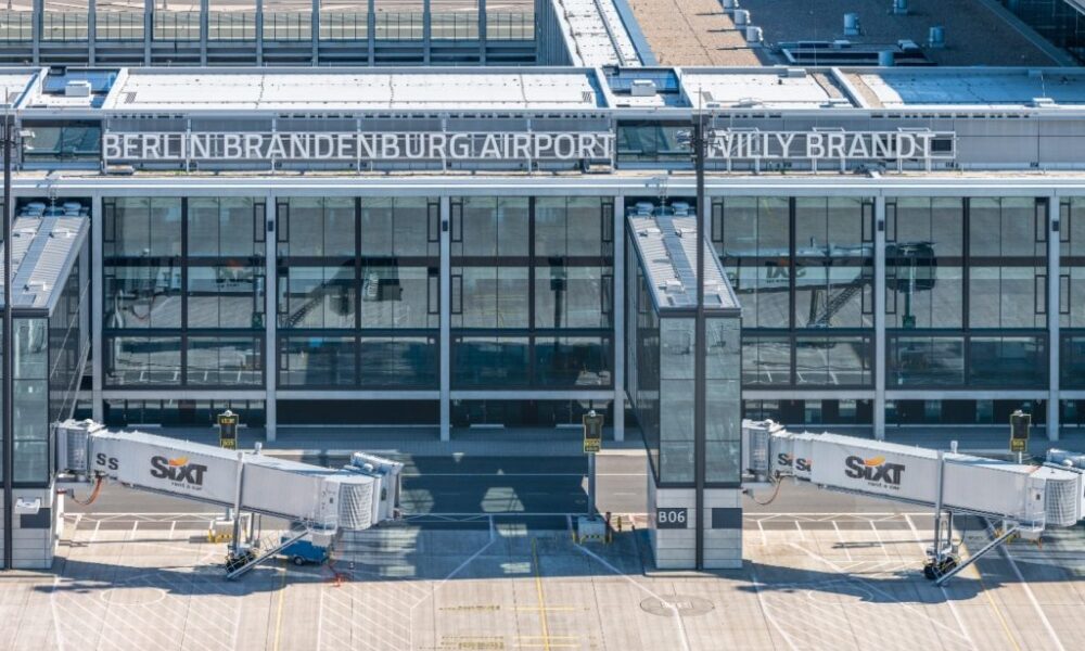 evakuohet-terminali-1-ne-aeroportin-e-berlinit-alarm-per-substance-toksike-ne-valixhe