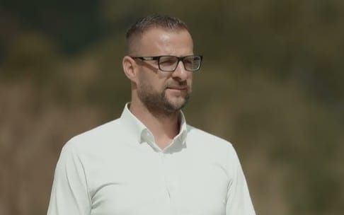 Nisja e vitit shkollor në Tearcë  Memishi do të dhuroj vauçer për nxënësit e klasave të para