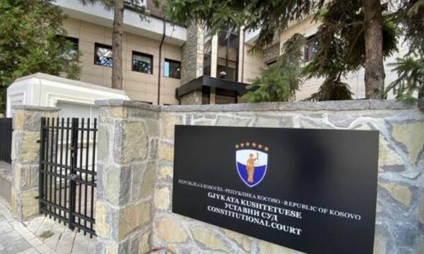 Akademikë dhe shoqëria civile i kërkojnë Qelajt  Dërgojeni Ligjin për Specialen në Kushtetuese