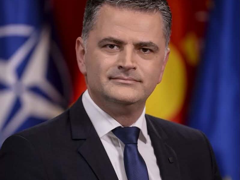 hasani-shperthen-ndaj-vlen-it-po-e-mbroni-stoilkoviqin-po-heshtni-per-deputetet-shqiptare