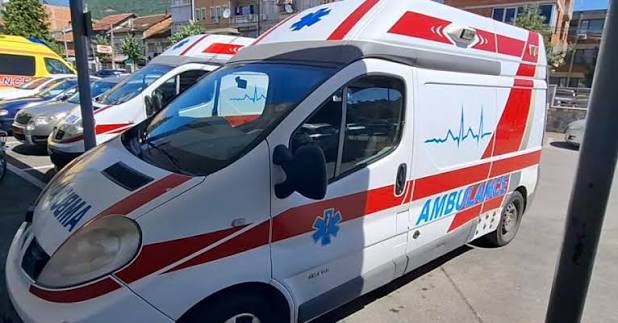 Ndërroi jetë i riu nga Studeniçani i Shkupit  dyshohet se e goditi rryma derisa po lante veturën me pajisje për larje me presion të lartë