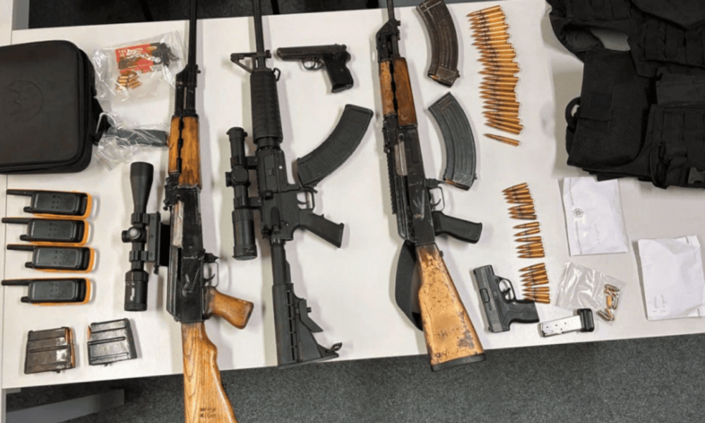 Shpërbëhet grup kriminal nga Shkupi  Kallëzim penal ndaj tre personave për terrorizëm dhe trafikim të paligjshëm me armë