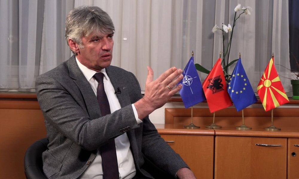Lidhja Shqiptare  LSH  e Selës tërhiqet nga gara në Bërvenicë  Në balotazh  të gjithë pas kandidatit shqiptar
