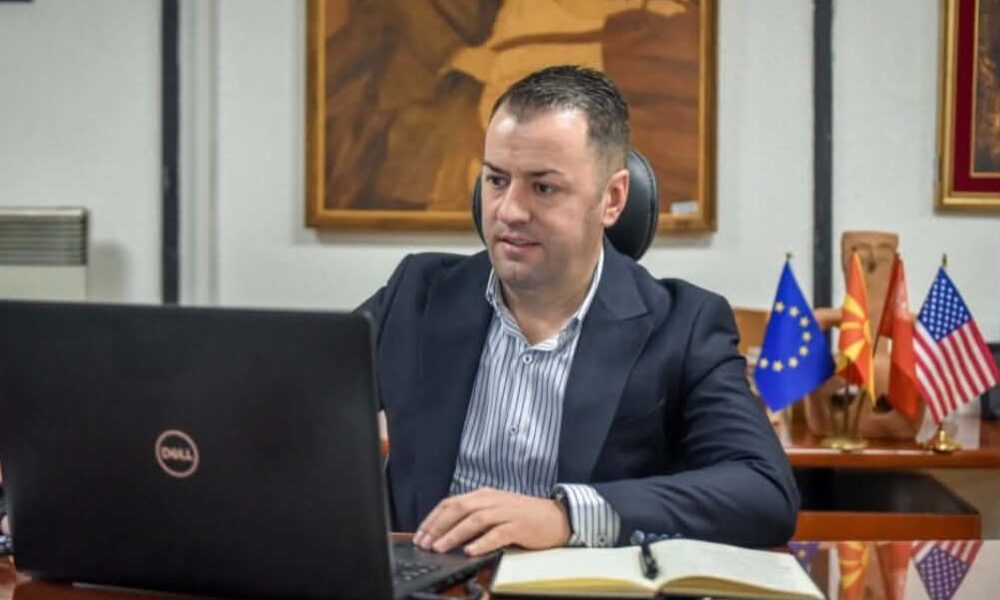 A është ky provokimi i radhës  Kryetari i Gazi Babës urdhëron  Çdo të hënë nxënësit do ta nisin mësimin me himnin maqedonas