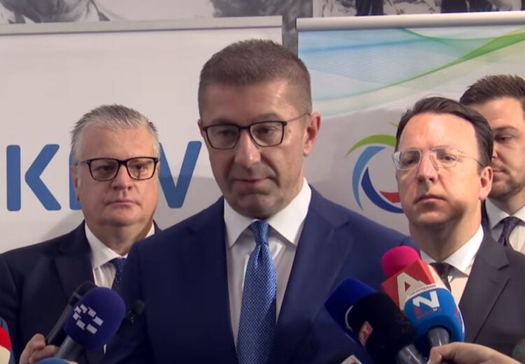 mickoski-kerkon-be-ne-ne-tryeze-me-bullgarine-te-premten-perballe-von-der-leyen