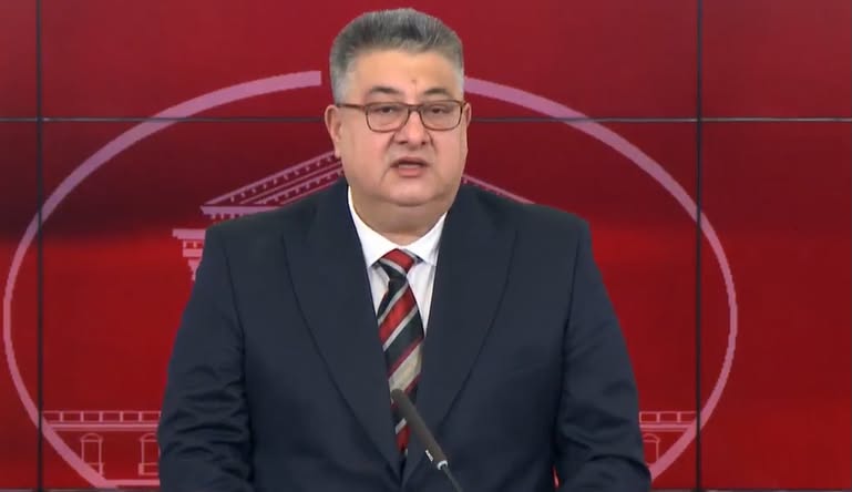 mincev-paralajmeron-bashkimin-dhe-shfuqizimin-e-institucioneve-te-panevojshme