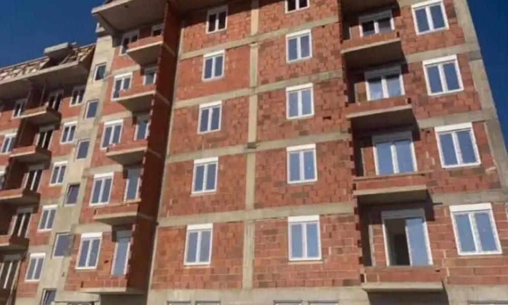 Maqedonia ndërton apartamente për një popull që po ikën  një metër katror në Shkup arrin në 3 360 euro  ndërsa 307 mijë apartamente në vend qëndrojnë bosh