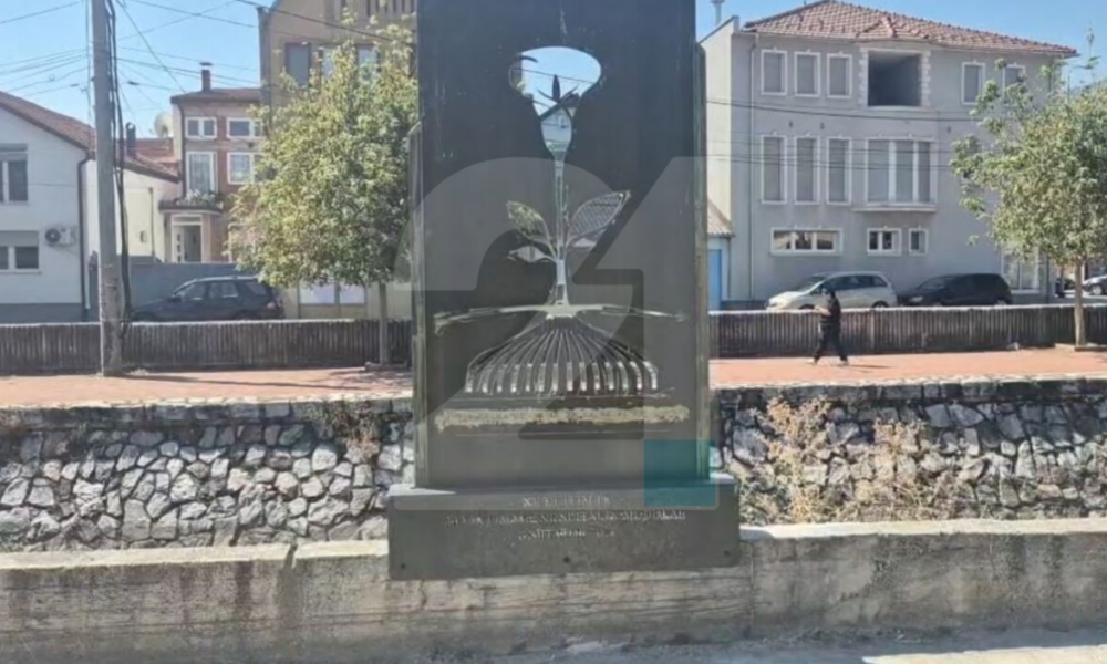 Pllakë përkujtimore për viktimat e tragjedisë së spitalit modular në Tetovë