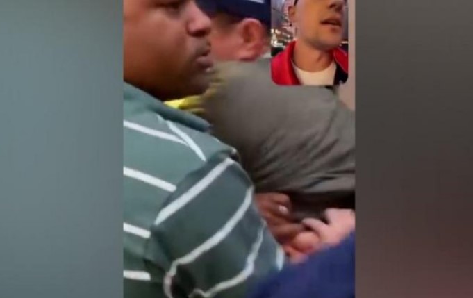  Tre katër sorra që shfaqen kudo   Sulmi me vezë i protestuesve ndaj Ramës  Balla  Emrat e tyre lidhen me histori shtëpish bari  u bëjnë hyzmet atyre që i paguajnë