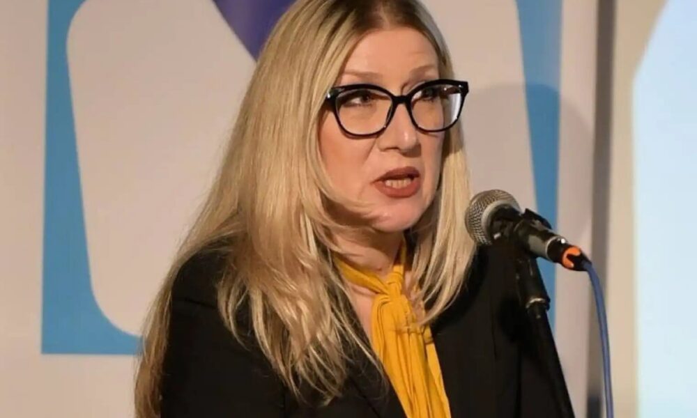 Mençe Toçi i  shpartalloi  politikanët   E dëbuan popullin e tyre  vetë do t i fikin dritat  
