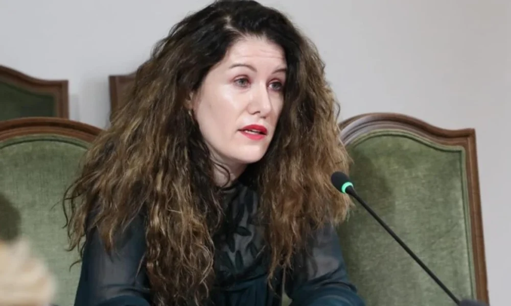 Shqipëri  urdhër ndalimi për shefen e Shërbimit Informativ të Shtetit  Vlora Hyseni