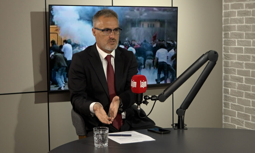 Aziri shpërthen për Hagën   Specialja gjykon vetëm shqiptarët  po barazon agresorin me viktimën  