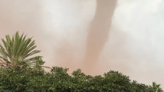 Tornado e fuqishme godet Siçilinë  dy persona në gjendje të rëndë dhe dëme të shumta